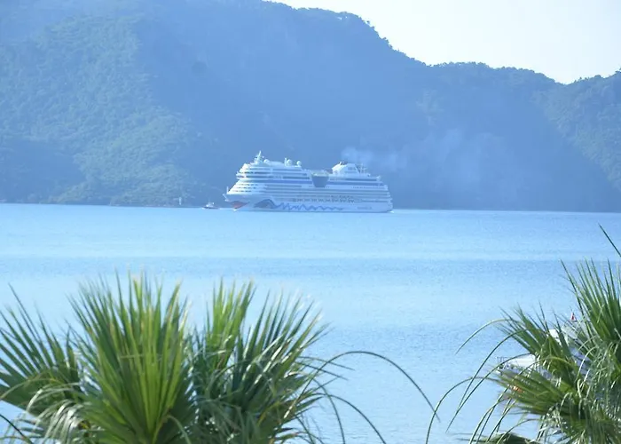 Bed & Breakfast Uysal 3*