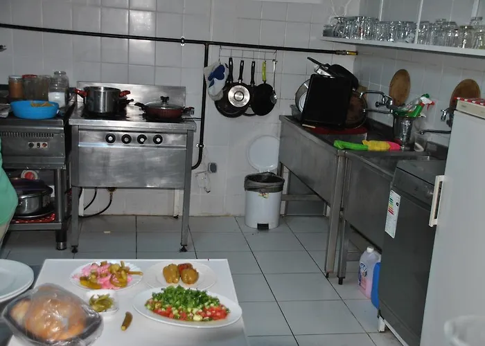 Uysal Bed & Breakfast 3*