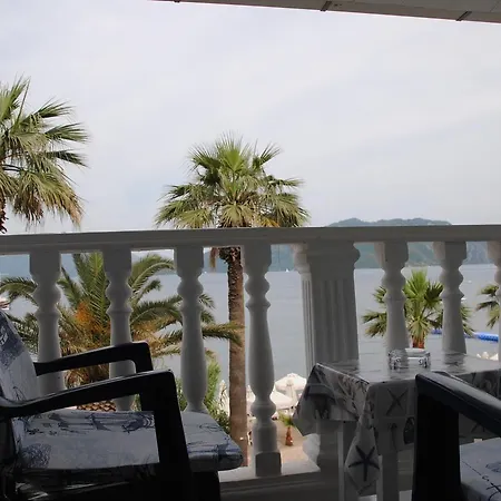 Uysal Bed & Breakfast 3*