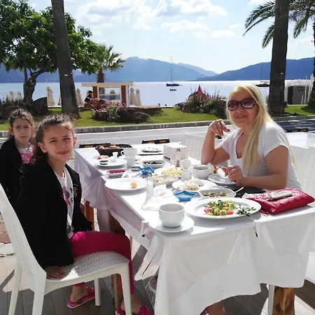 Bed & Breakfast Uysal 3*