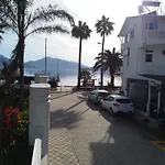 Uysal 말마리스