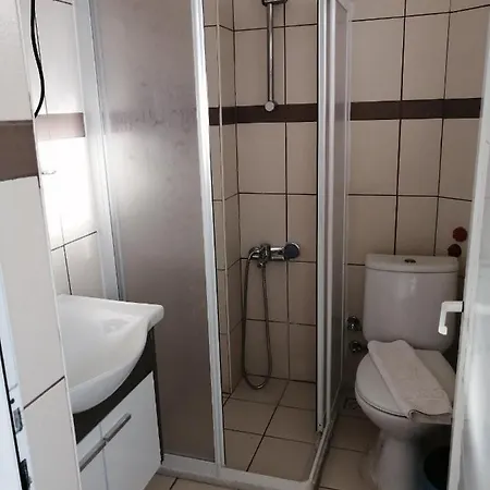 Uysal לינה וארוחת בוקר מרמריס