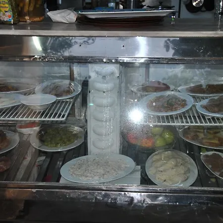 לינה וארוחת בוקר Uysal